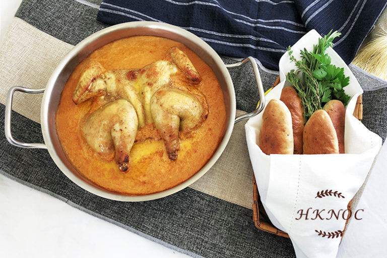 香辣蕃茄醬烤燜雞配香草棒棒包