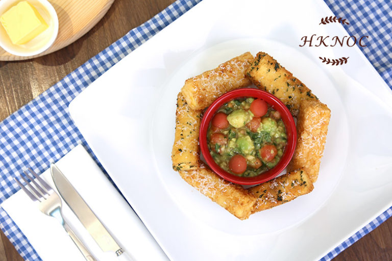 芝士杏仁吉列玉米糕​