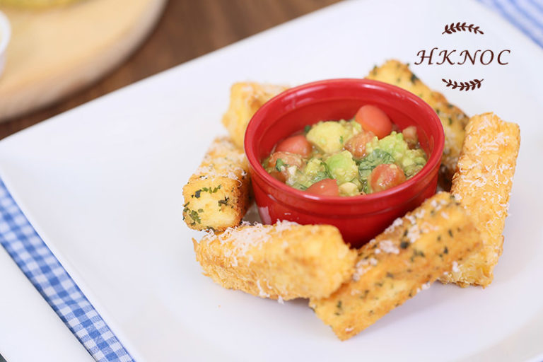 芝士杏仁吉列玉米糕​