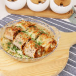 芝士薄餅辣肉醬卷配焦糖洋蔥絲