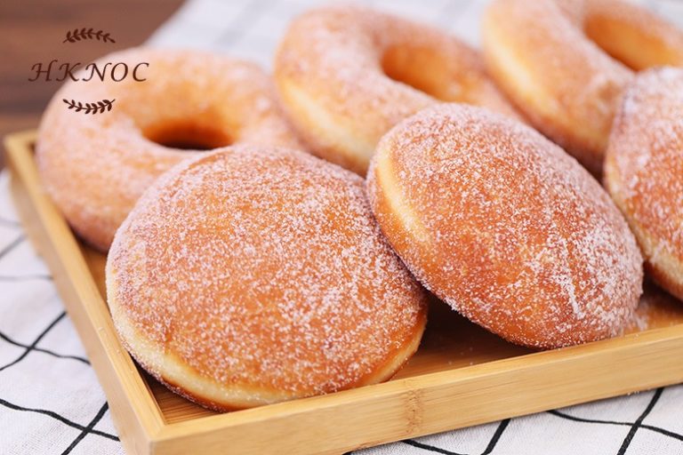 日式炸甜麵包配雲呢拿吉士及朱古力吉士