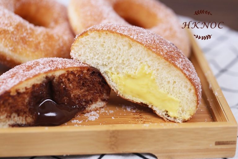 日式炸甜麵包配雲呢拿吉士及朱古力吉士
