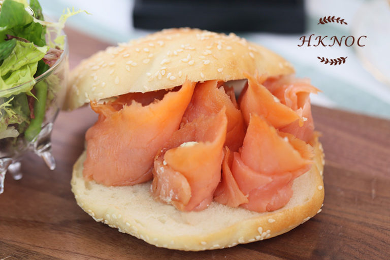 芝麻卷包配煙三文魚及香草芝士醬3