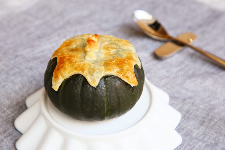 焗酥皮蟹肉濃湯配南瓜盅