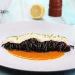 墨魚汁麵條配香茅蟹肉奶油汁