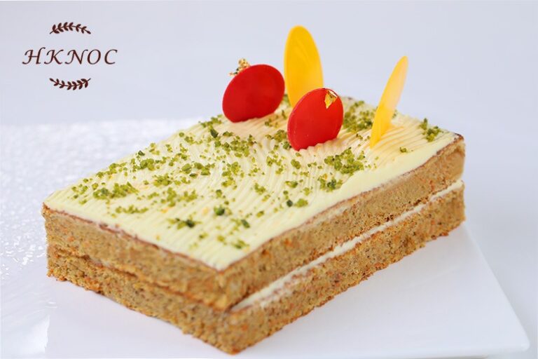 傳統果仁甘筍蛋糕配橙香忌廉芝士醬