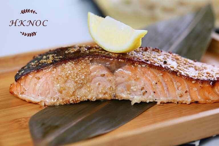 芝麻照燒汁慢煮三文魚柳配手製麵