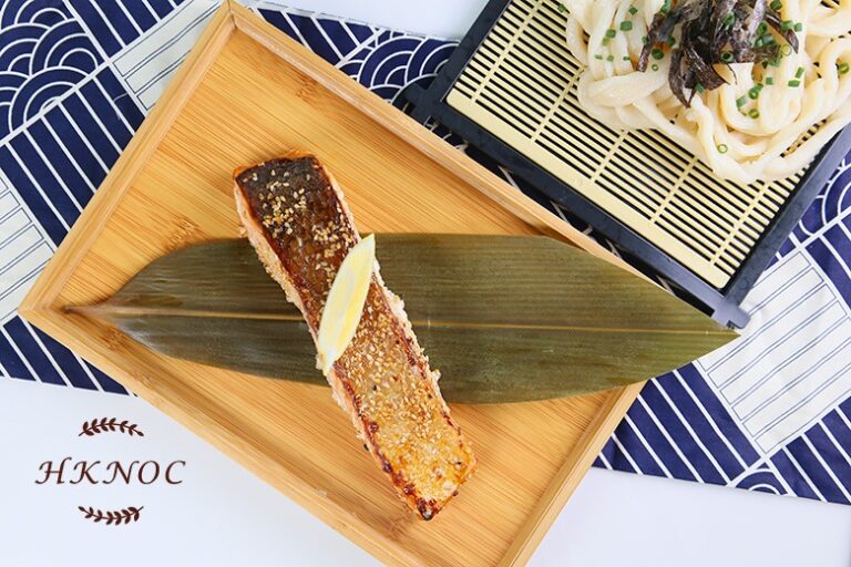 芝麻照燒汁慢煮三文魚柳配手製麵