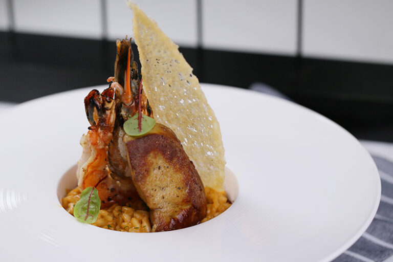 煎大蝦拼鴨肝配蝦準意大利飯