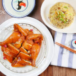 慢煮煙燻玫瑰豉油雞配蒜香牛鬆炒飯
