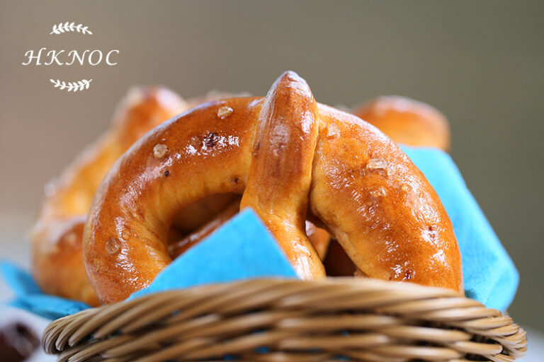 燴黑椒汁西班牙豬面肉配蕃茄粗鹽麵包