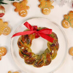 開心果蔓越莓布里歐花環配傳統聖誕薑餅人