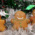 開心果蔓越莓布里歐花環配傳統聖誕薑餅人