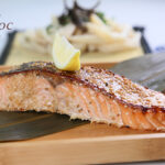 芝麻照燒汁慢煮三文魚柳配手製麵