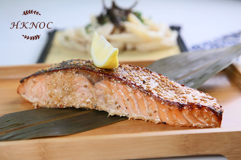 芝麻照燒汁慢煮三文魚柳配手製麵