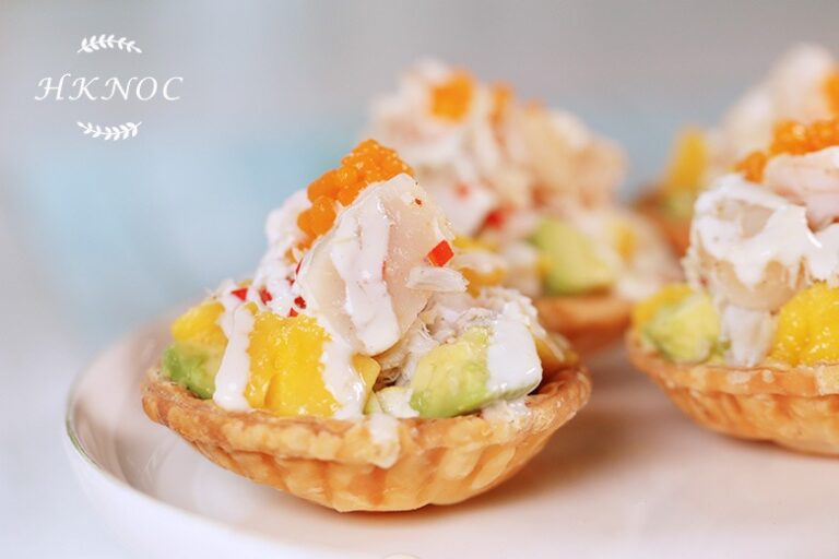 焗酥皮盞配海鮮牛油果青芥末醬