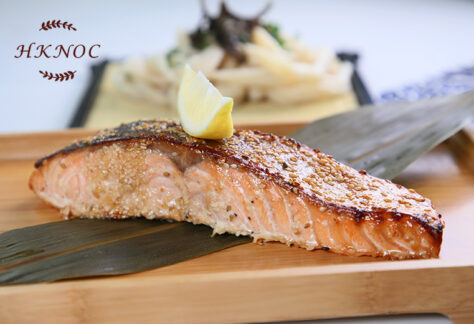 芝麻照燒汁慢煮三文魚柳配手製麵